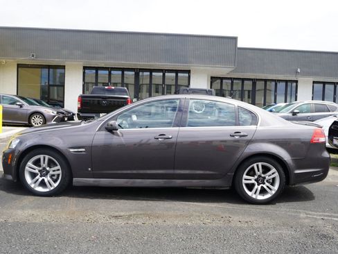 Used 2008 Pontiac G8 w/ Comfort And Sound Package RWD image 2