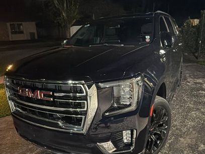 Used 2022 GMC Yukon SLT w/ SLT Premium Package
