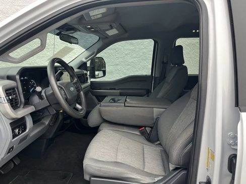 Used 2024 Ford F250 XL w/ STX Appearance Package image 4