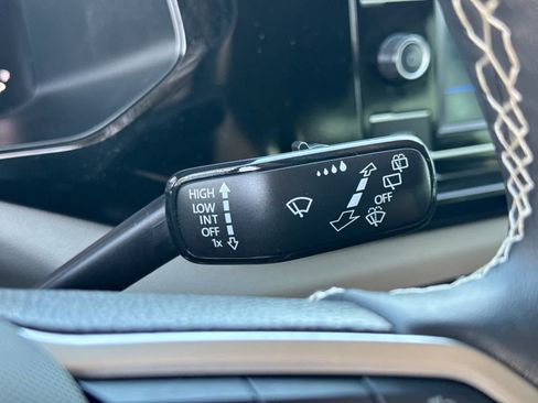 Certified 2024 Volkswagen Taos S FWD image 32