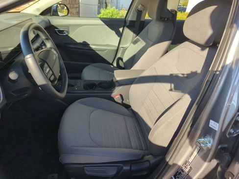 Used 2025 Kia K4 EX image 16