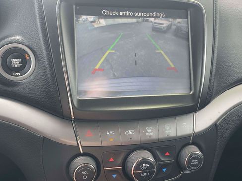 Used 2020 Dodge Journey Crossroad FWD image 19