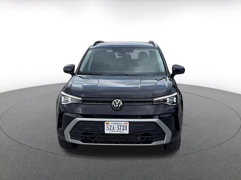Used 2026 Volkswagen Taos SE AWD/4WD image 4
