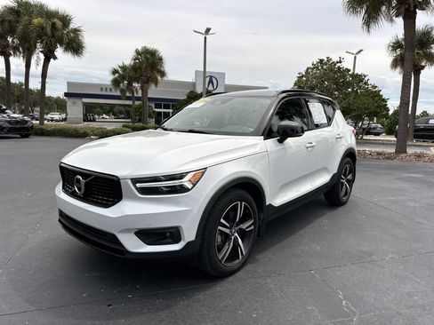 Used 2022 Volvo XC40 T5 R-Design image 8
