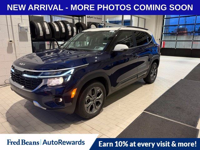 Used 2024 Kia Seltos S AWD/4WD image 3