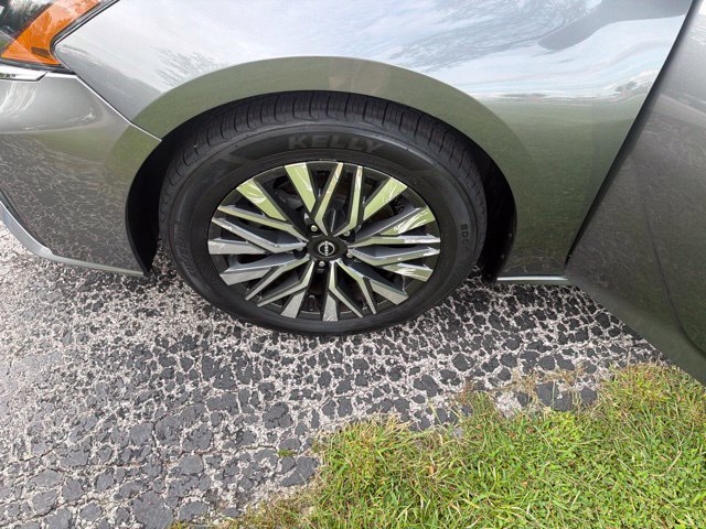 Used 2024 Nissan Altima 2.5 SV FWD image 28