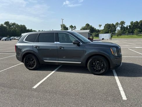 Used 2020 Kia Telluride LX FWD image 3
