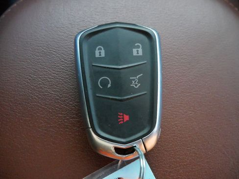 Certified 2023 Cadillac XT5 Sportv w/ LPO, Floor Liner Package image 30