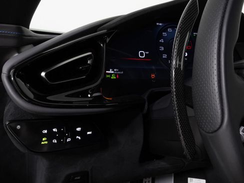 Used 2025 Ferrari 12Cilindri RWD image 30