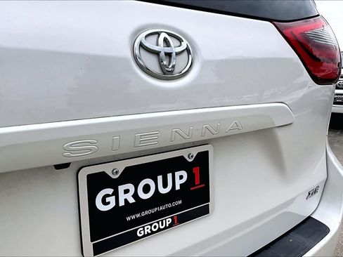 Used 2020 Toyota Sienna XLE Premium FWD image 29