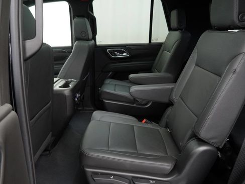Used 2022 Chevrolet Tahoe LT w/ Luxury Package AWD/4WD image 11