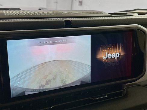Used 2025 Jeep Wrangler Unlimited Sahara w/ Safety Group AWD/4WD image 22