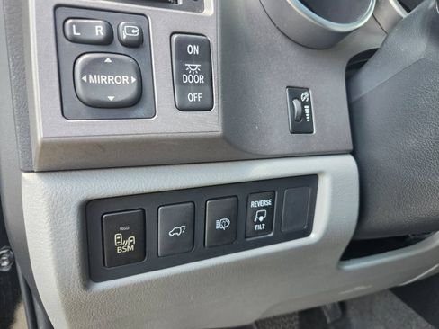 Used 2012 Toyota Sequoia Platinum RWD image 24