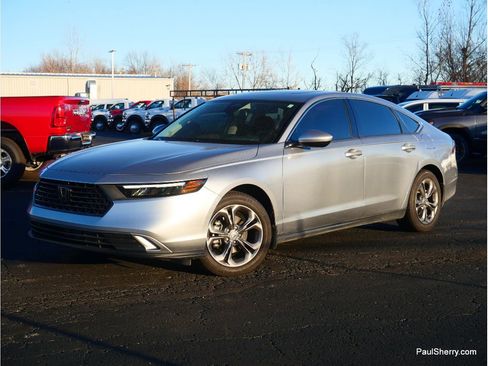 Used 2023 Honda Accord EX image 6