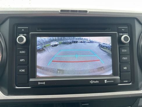 Used 2017 Toyota Tacoma SR5 w/ Tow Package image 19