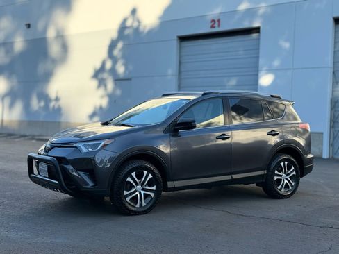 Used 2018 Toyota RAV4 LE w/ All Weather Liner Package AWD/4WD image 15