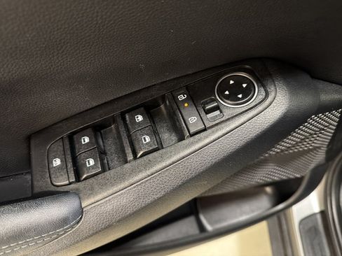 Used 2024 Kia Seltos S FWD image 18