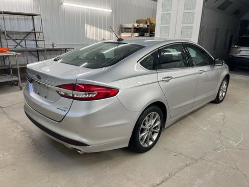 Used 2017 Ford Fusion SE w/ Equipment Group 602A image 5