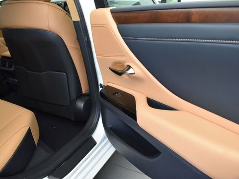 New 2025 Lexus ES 350 w/ Premium Package image 21