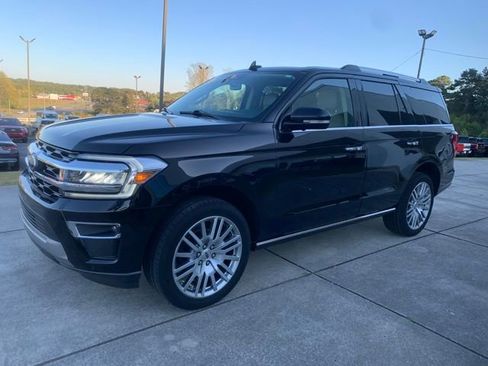 Used 2024 Ford Expedition Limited image 7