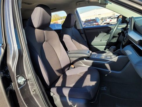 Used 2023 Toyota Highlander LE image 20