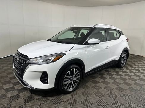 Used 2024 Nissan Kicks SV image 7