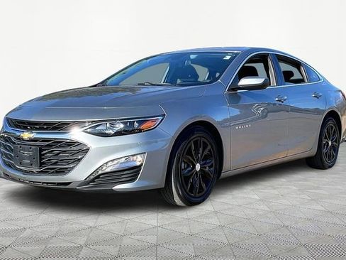 Used 2024 Chevrolet Malibu LT image 3