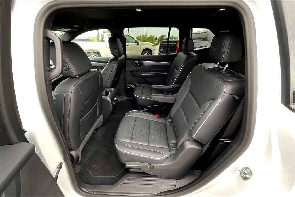Used 2026 Buick Enclave Sport Touring FWD image 6