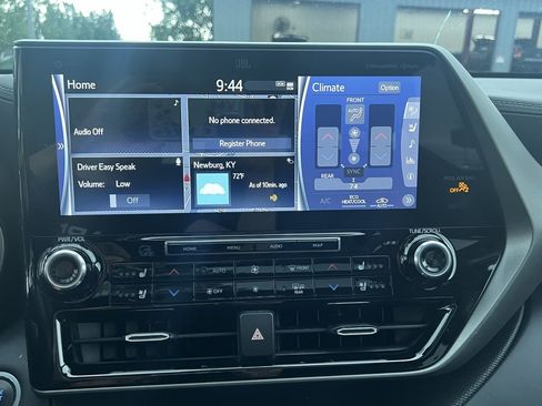 Used 2021 Toyota Highlander Limited image 16