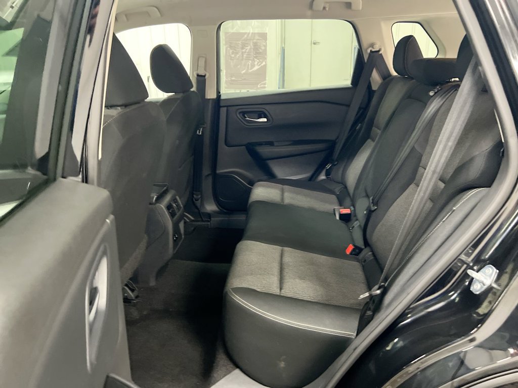 Used 2024 Nissan Rogue SV FWD image 22