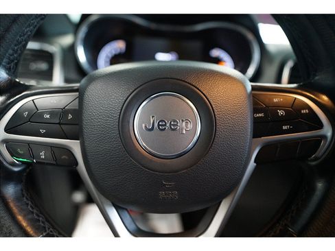 Used 2019 Jeep Grand Cherokee Altitude RWD image 18