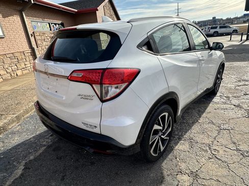 Used 2019 Honda HR-V Sport image 9