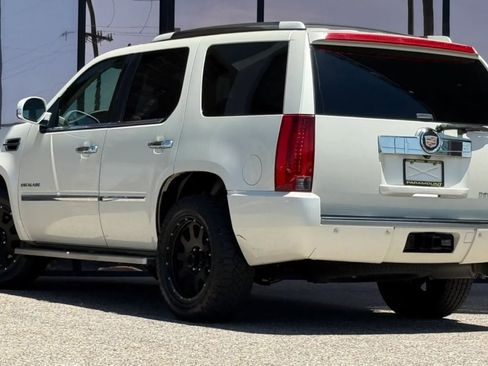 Used 2014 Cadillac Escalade Luxury AWD/4WD image 7