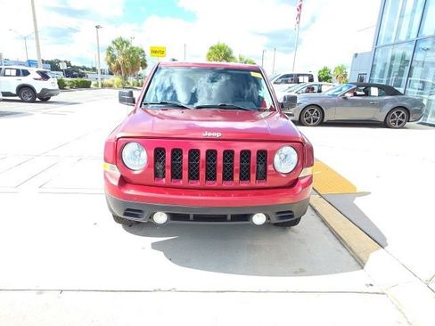Used 2017 Jeep Patriot Latitude FWD image 9