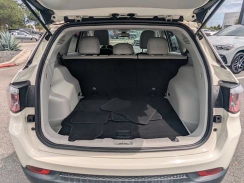 Used 2018 Jeep Compass Latitude w/ Popular Equipment Group FWD image 23