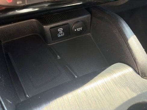 Used 2022 Ford Escape Titanium w/ Titanium Elite Package AWD/4WD image 28