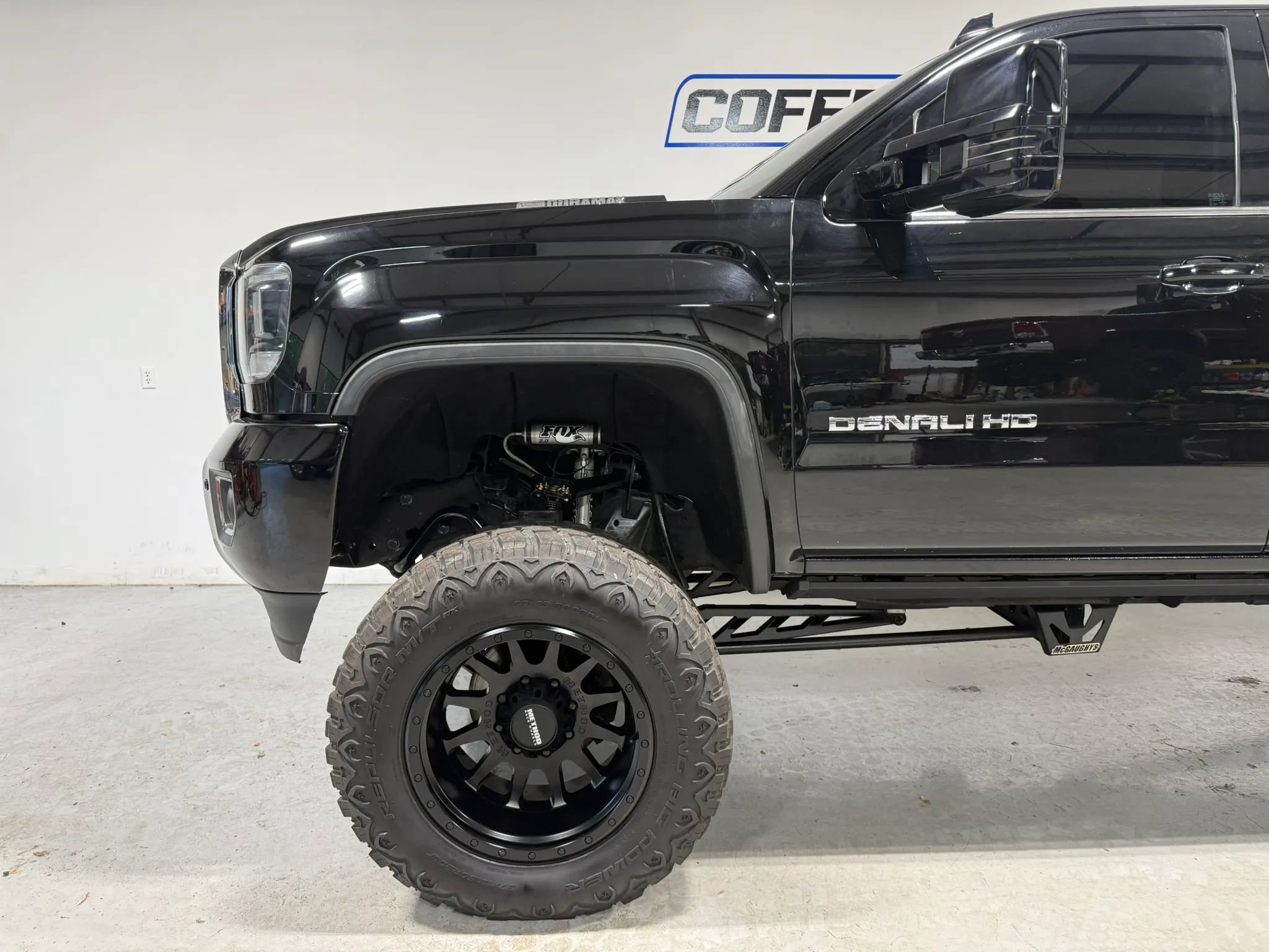 Used 2018 GMC Sierra 2500 Denali w/ Duramax Plus Package AWD/4WD image 10