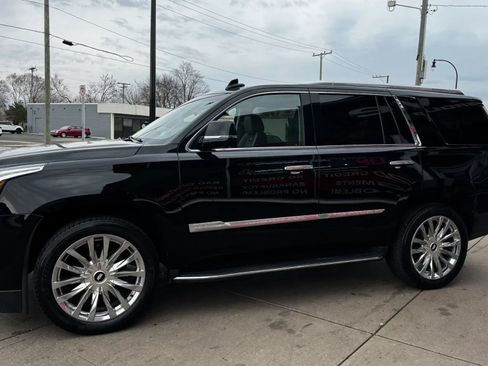 Used 2016 Cadillac Escalade Luxury AWD/4WD image 16