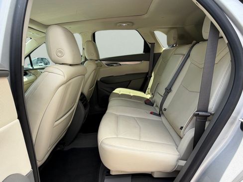 Used 2019 Cadillac XT5 Luxury FWD image 14