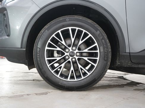 Used 2024 Ford Escape SE image 30