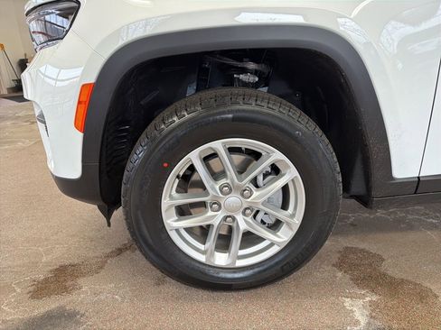 New 2025 Jeep Grand Cherokee Laredo X w/ Luxury Tech Group I image 4