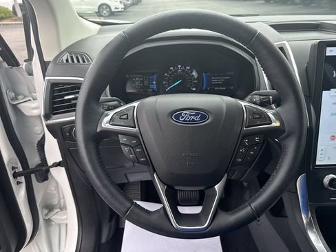 Used 2023 Ford Edge Titanium AWD/4WD image 13