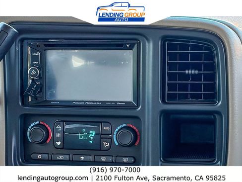 Used 2005 Chevrolet Tahoe Z71 w/ Preferred Equipment Group AWD/4WD image 13