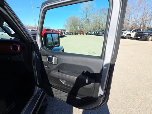 Used 2018 Jeep Wrangler Rubicon w/ Steel Bumper Group image 26