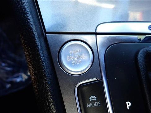 Used 2015 Volkswagen e-Golf Limited Edition image 17