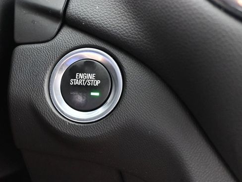 Used 2021 Chevrolet Equinox LT image 28