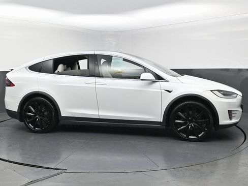 Used 2021 Tesla Model X Long Range image 5