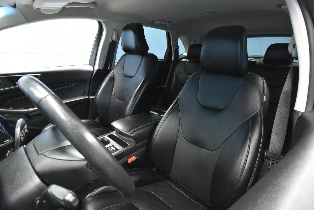 Used 2022 Ford Edge Titanium w/ Equipment Group 301A AWD/4WD image 25