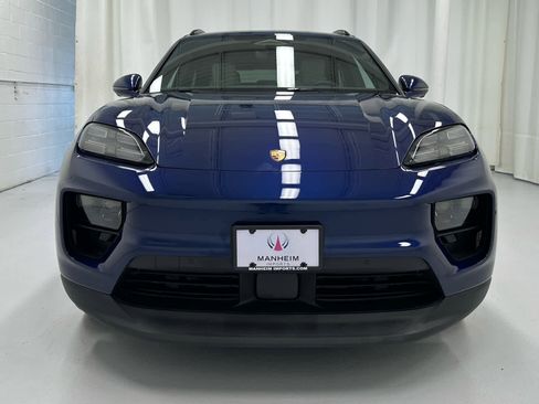 Used 2025 Porsche Macan 4 Electric AWD/4WD image 5