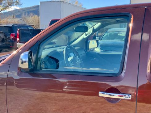 Used 2018 Nissan Frontier SL image 16